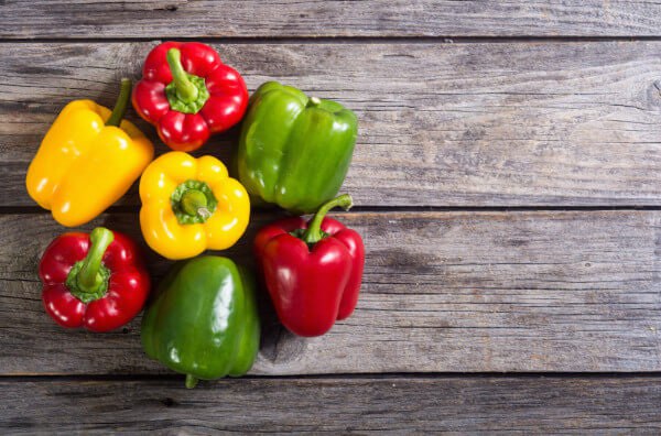 Ľudia sú zvyknutí spoliehať sa na citrusové plody, keď potrebujú dodať telu vitamín C. Existujú však potraviny, ktoré ho obsahujú oveľa viac.